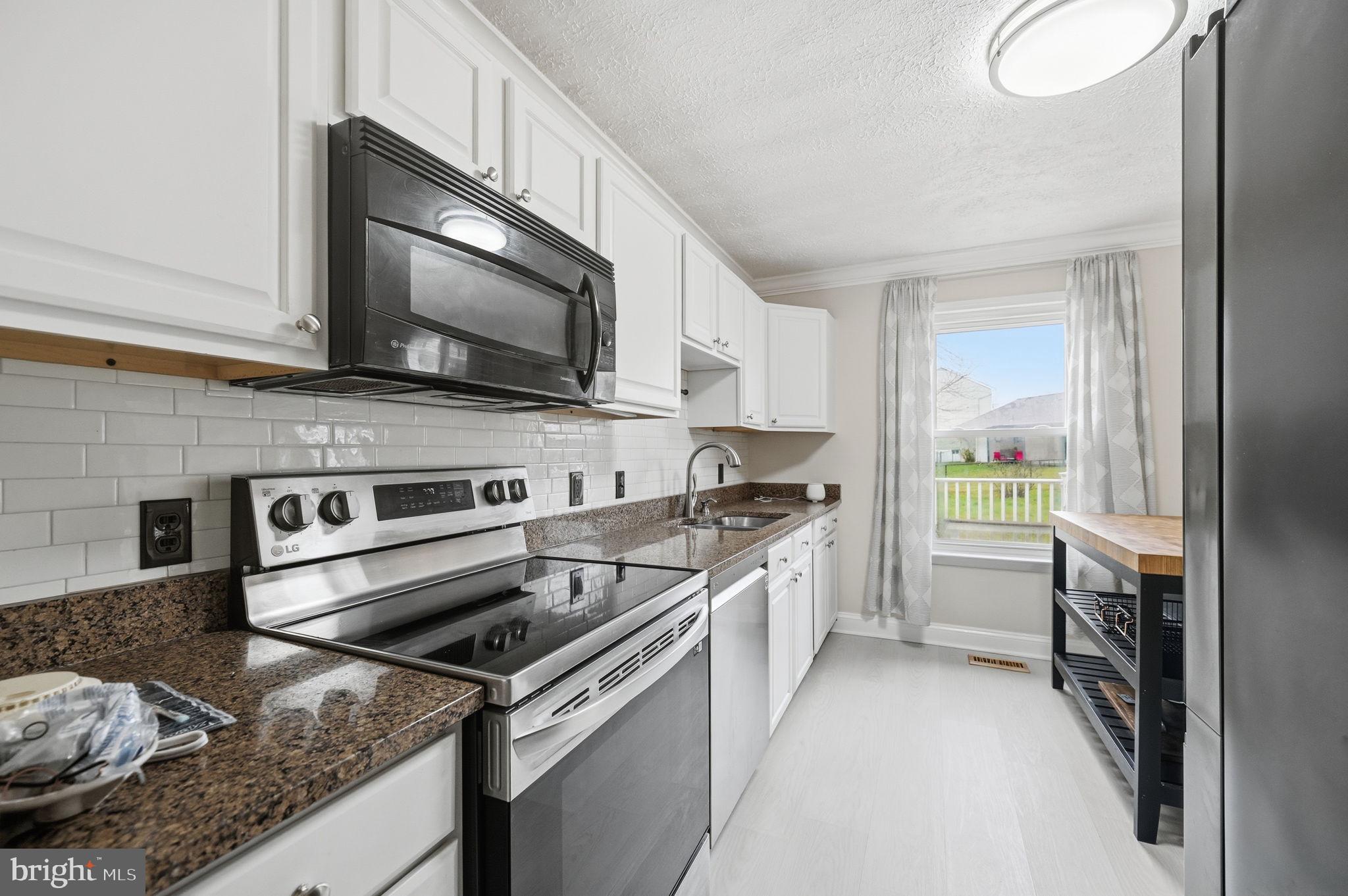 10748 HOLLAWAY DRIVE