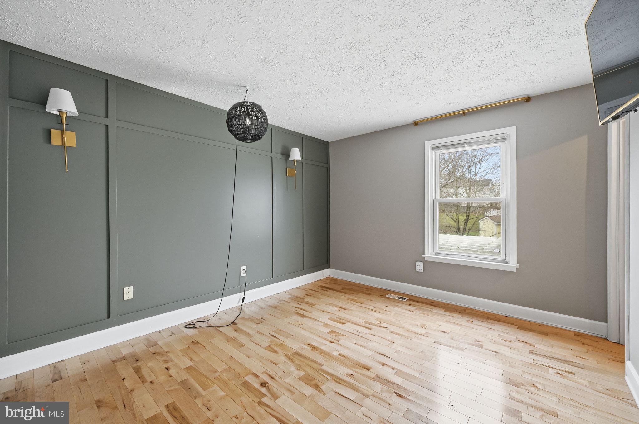 10748 HOLLAWAY DRIVE