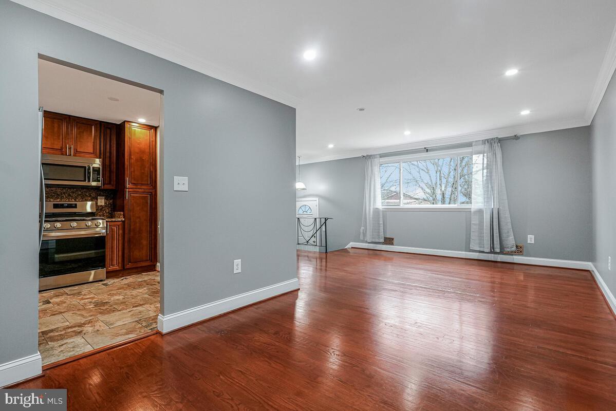 6912 EILERSON STREET