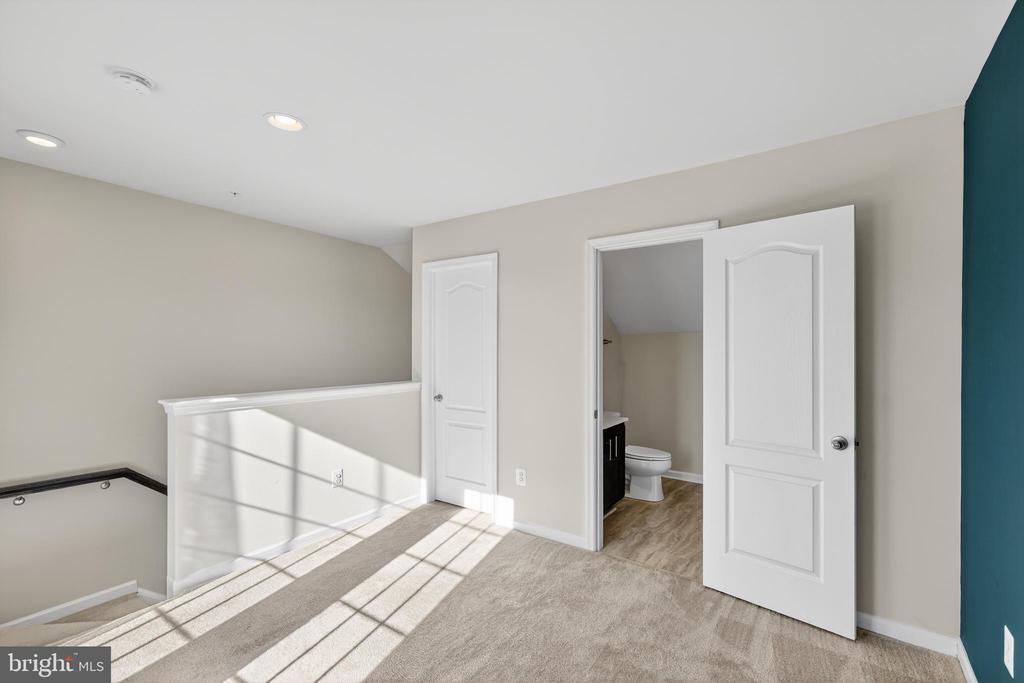 9072 FOX STREAM WAY