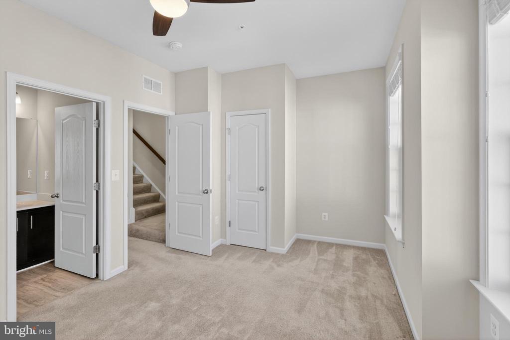 9072 FOX STREAM WAY