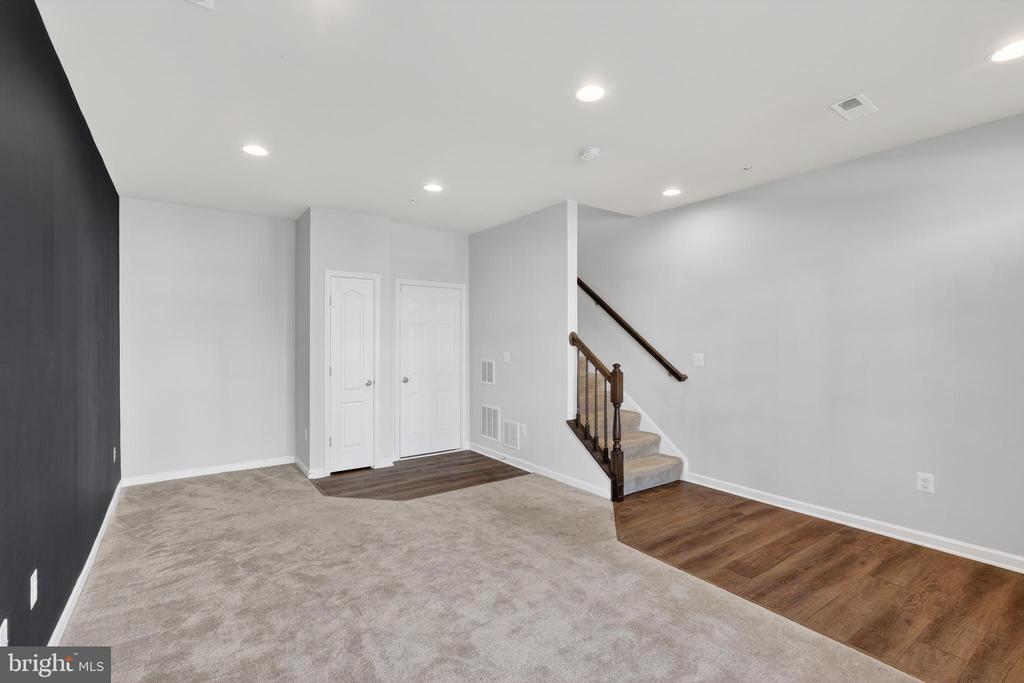 9072 FOX STREAM WAY