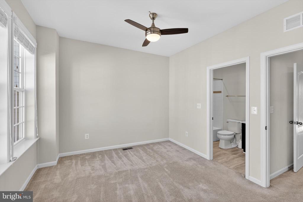 9072 FOX STREAM WAY