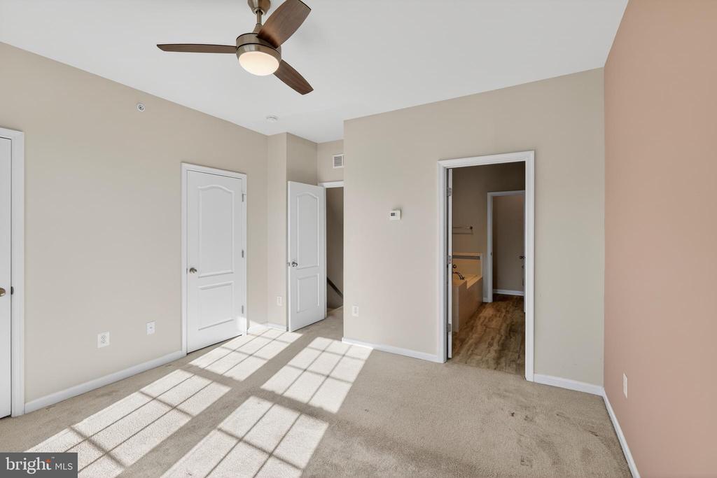 9072 FOX STREAM WAY