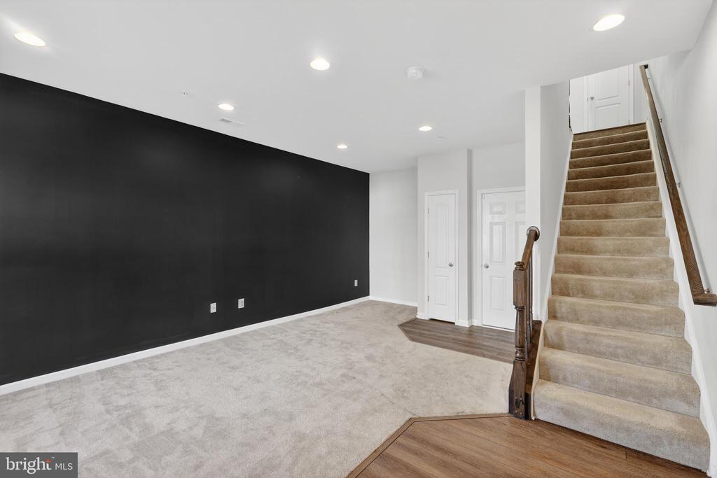 9072 FOX STREAM WAY