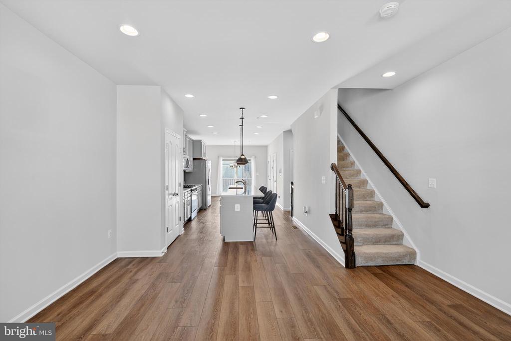 9072 FOX STREAM WAY
