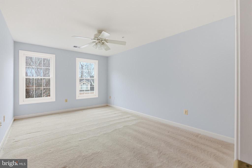 2207 ARCTIC FOX DRIVE