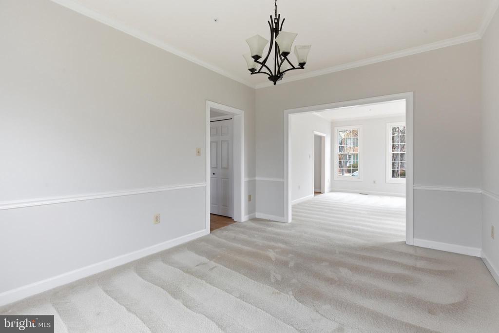 2207 ARCTIC FOX DRIVE