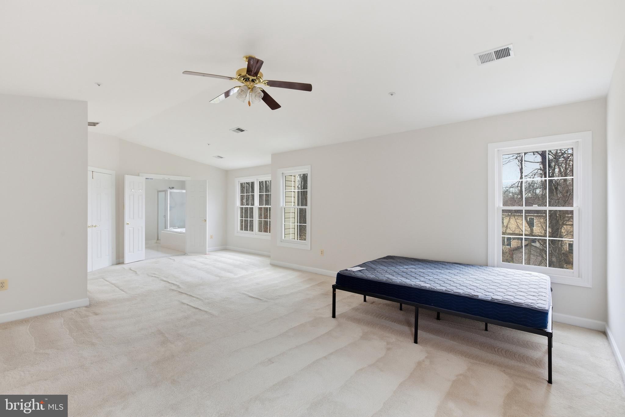 2207 ARCTIC FOX DRIVE