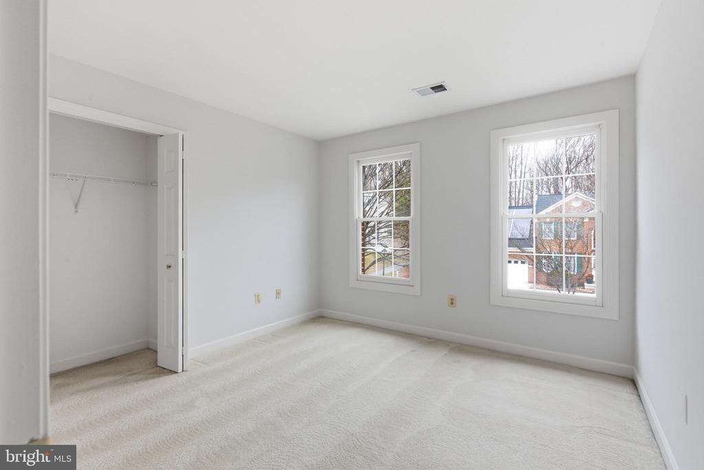 2207 ARCTIC FOX DRIVE
