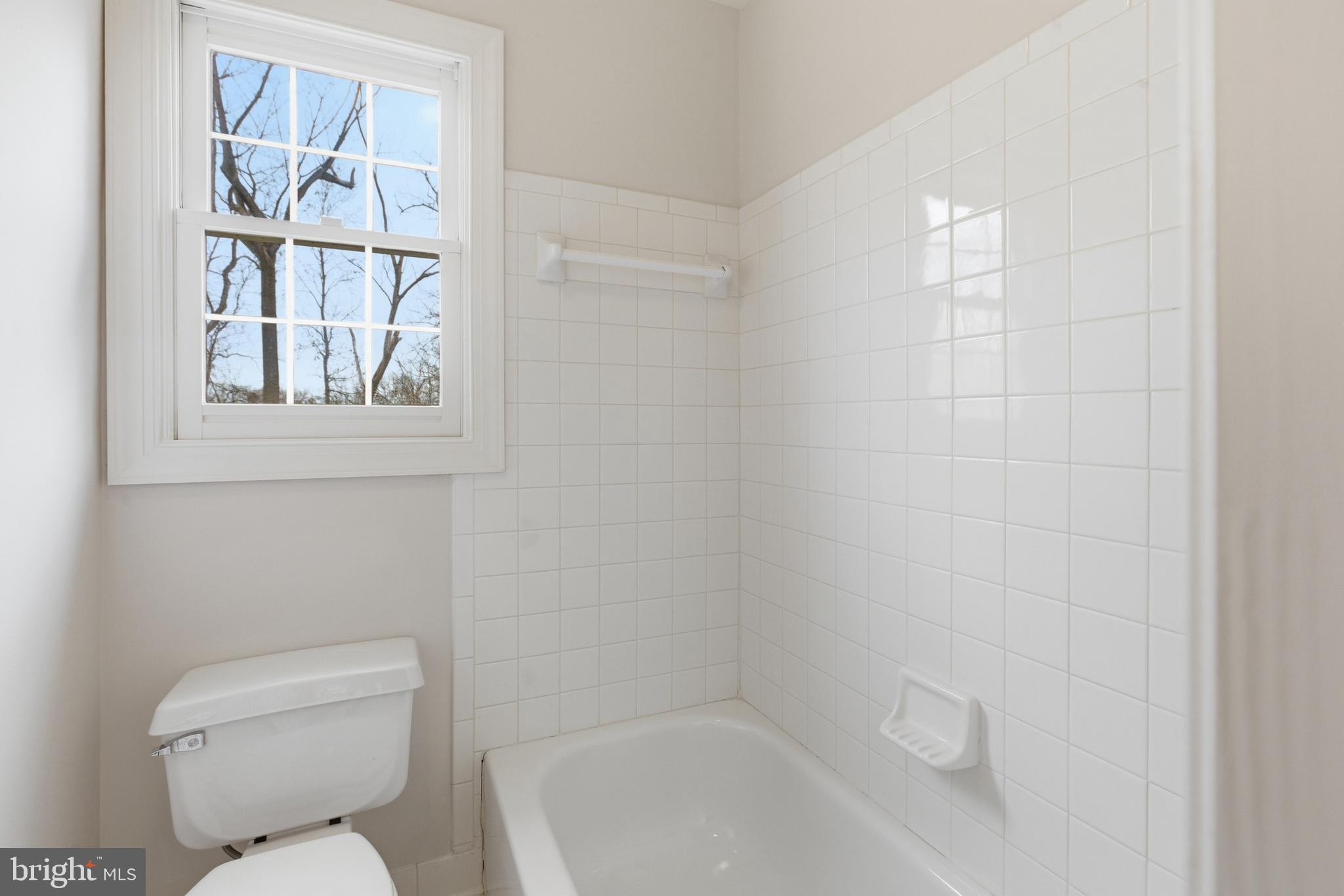 2207 ARCTIC FOX DRIVE