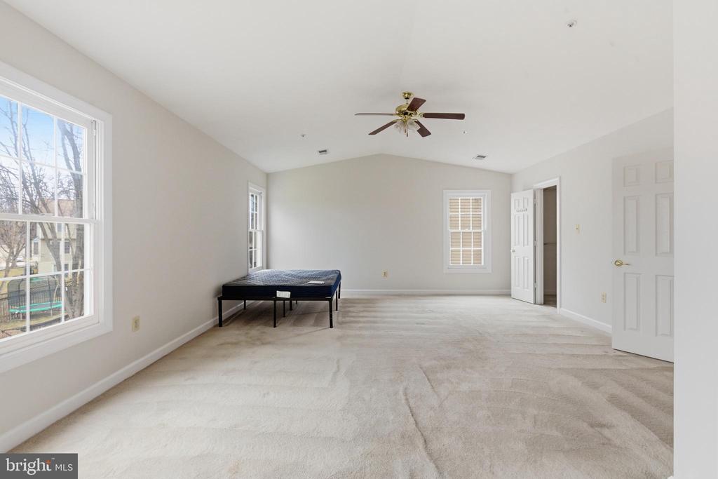 2207 ARCTIC FOX DRIVE