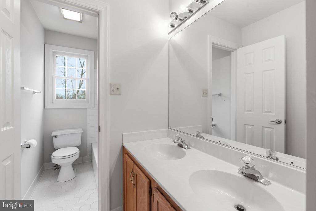 2207 ARCTIC FOX DRIVE
