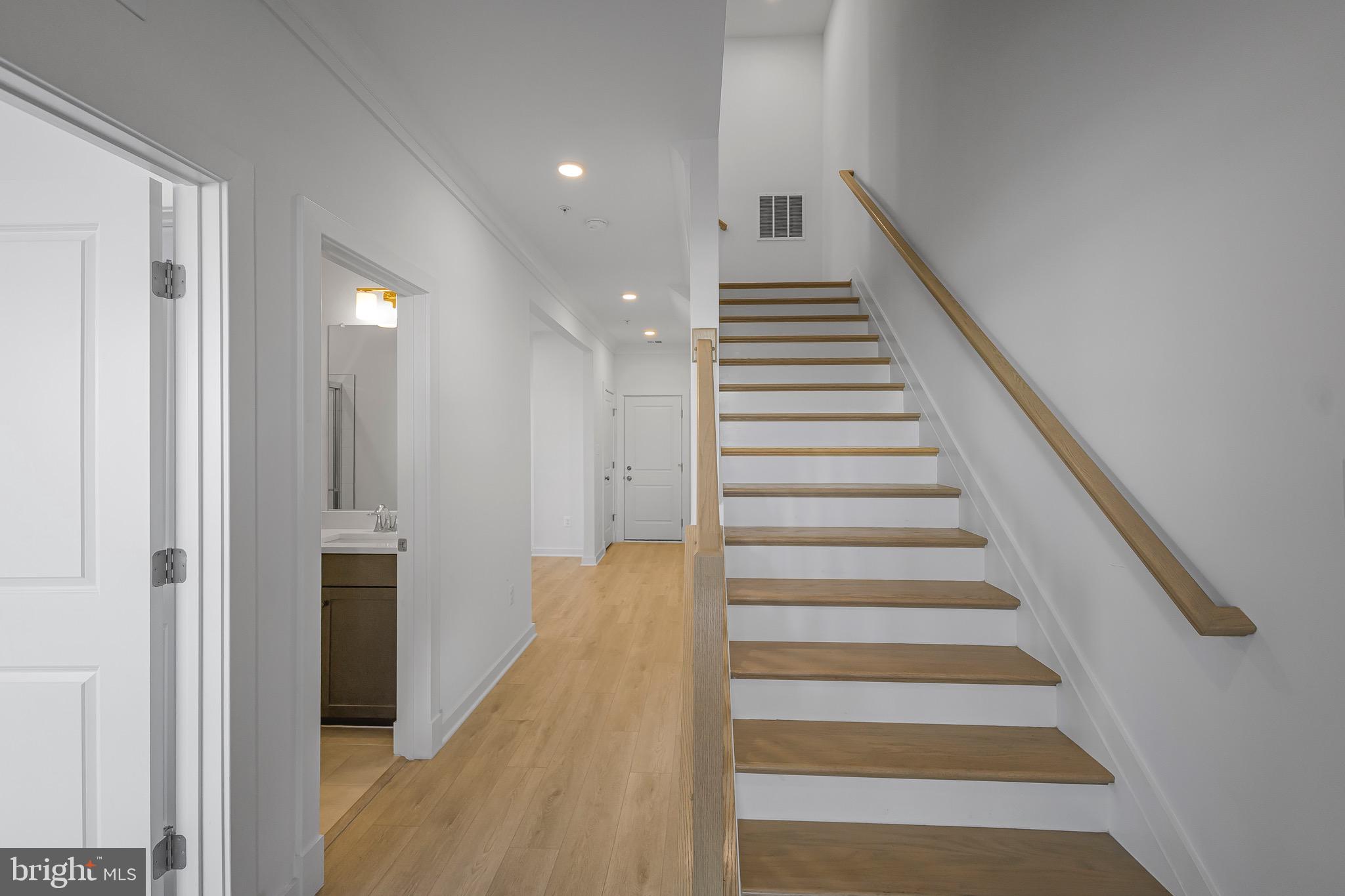 16013 HYDE PARK PLACE