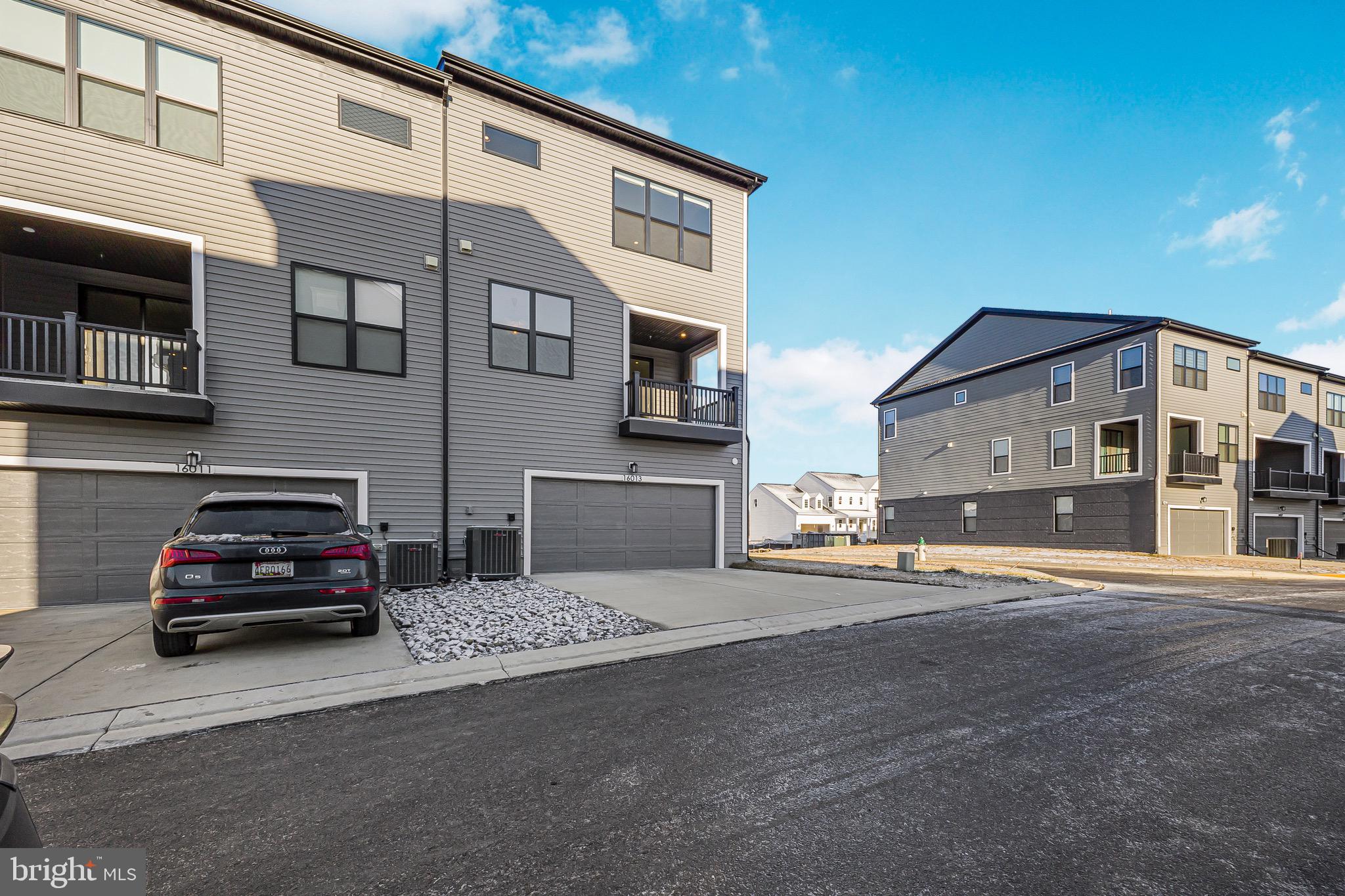 16013 HYDE PARK PLACE