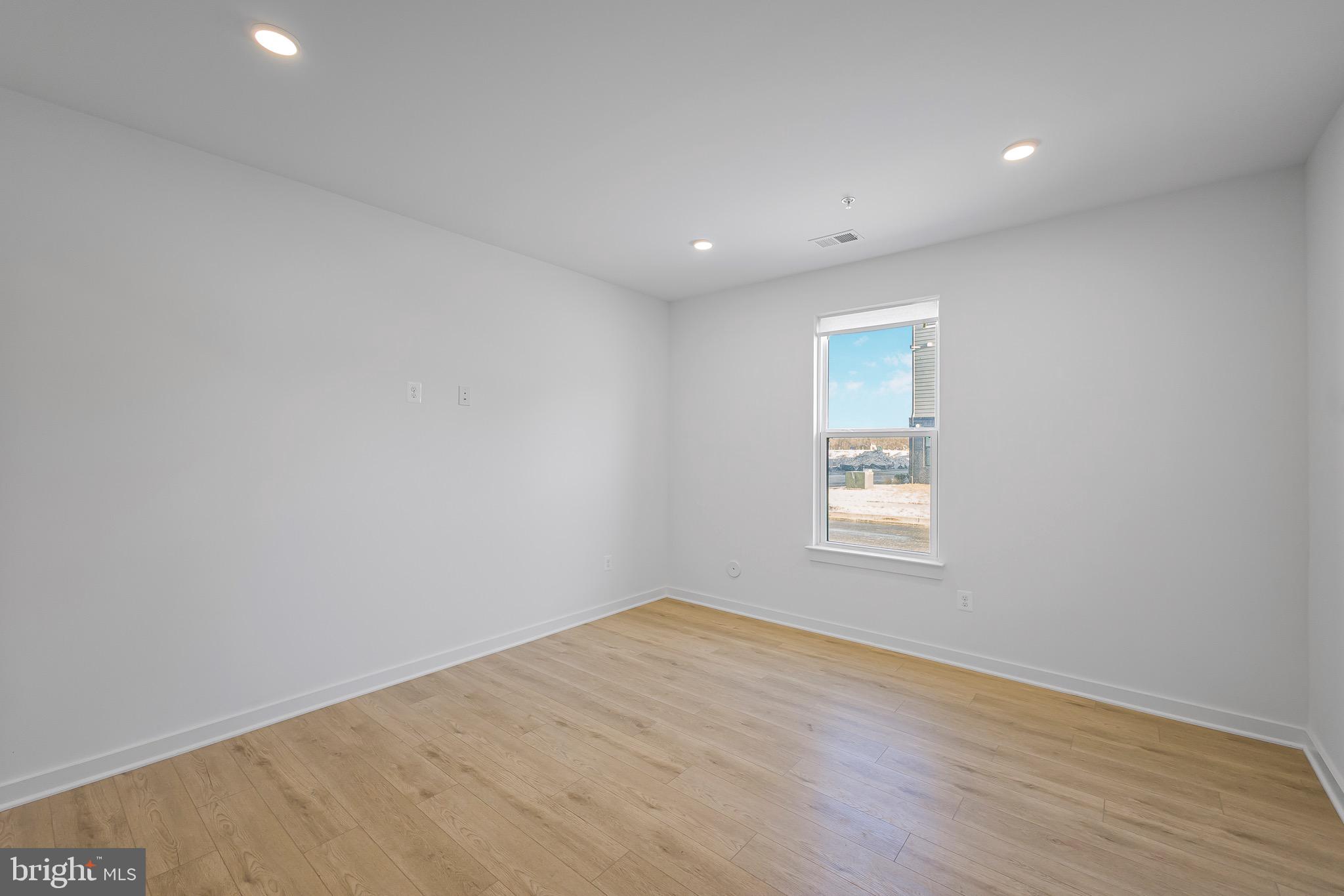 16013 HYDE PARK PLACE