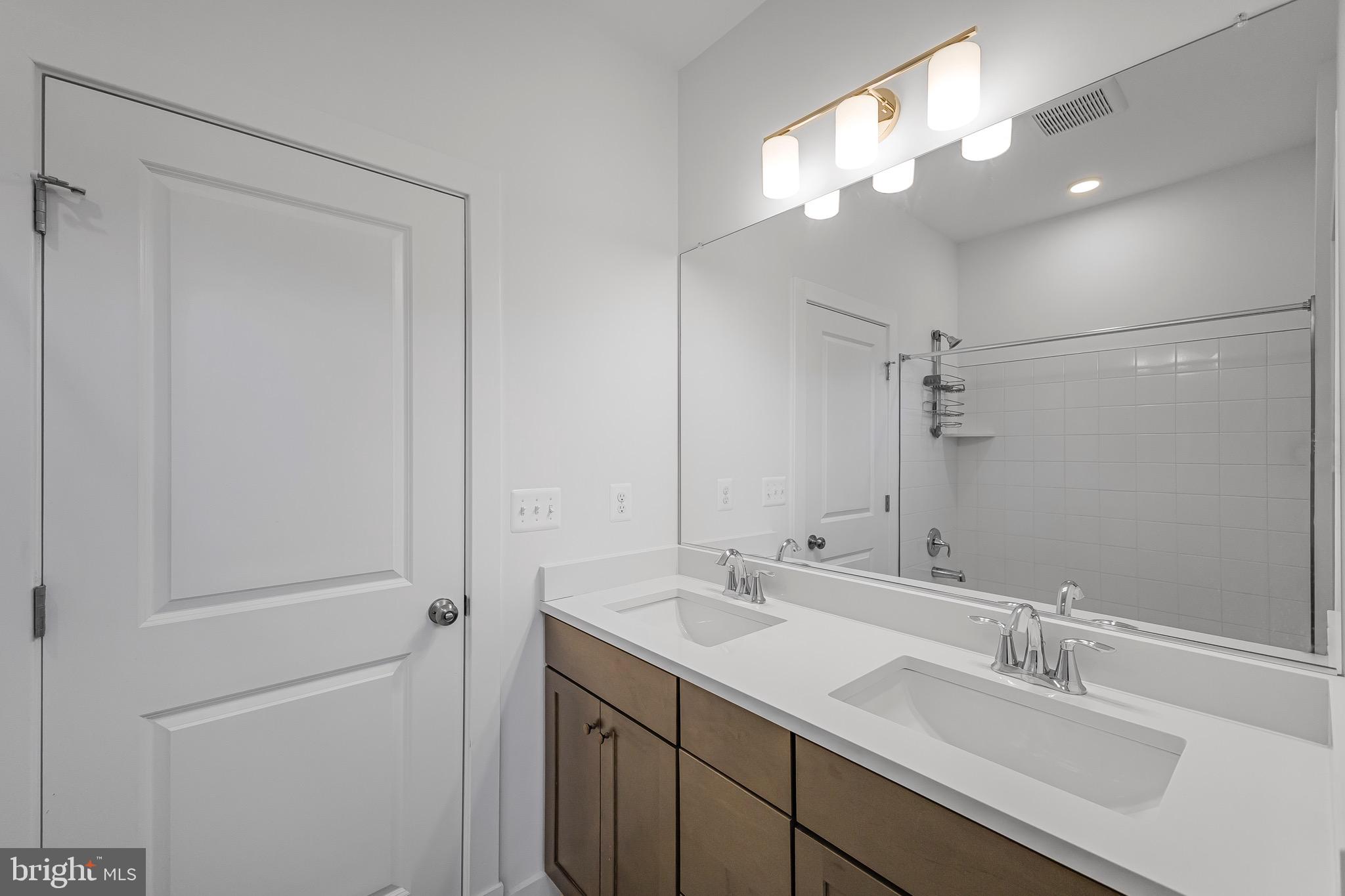 16013 HYDE PARK PLACE