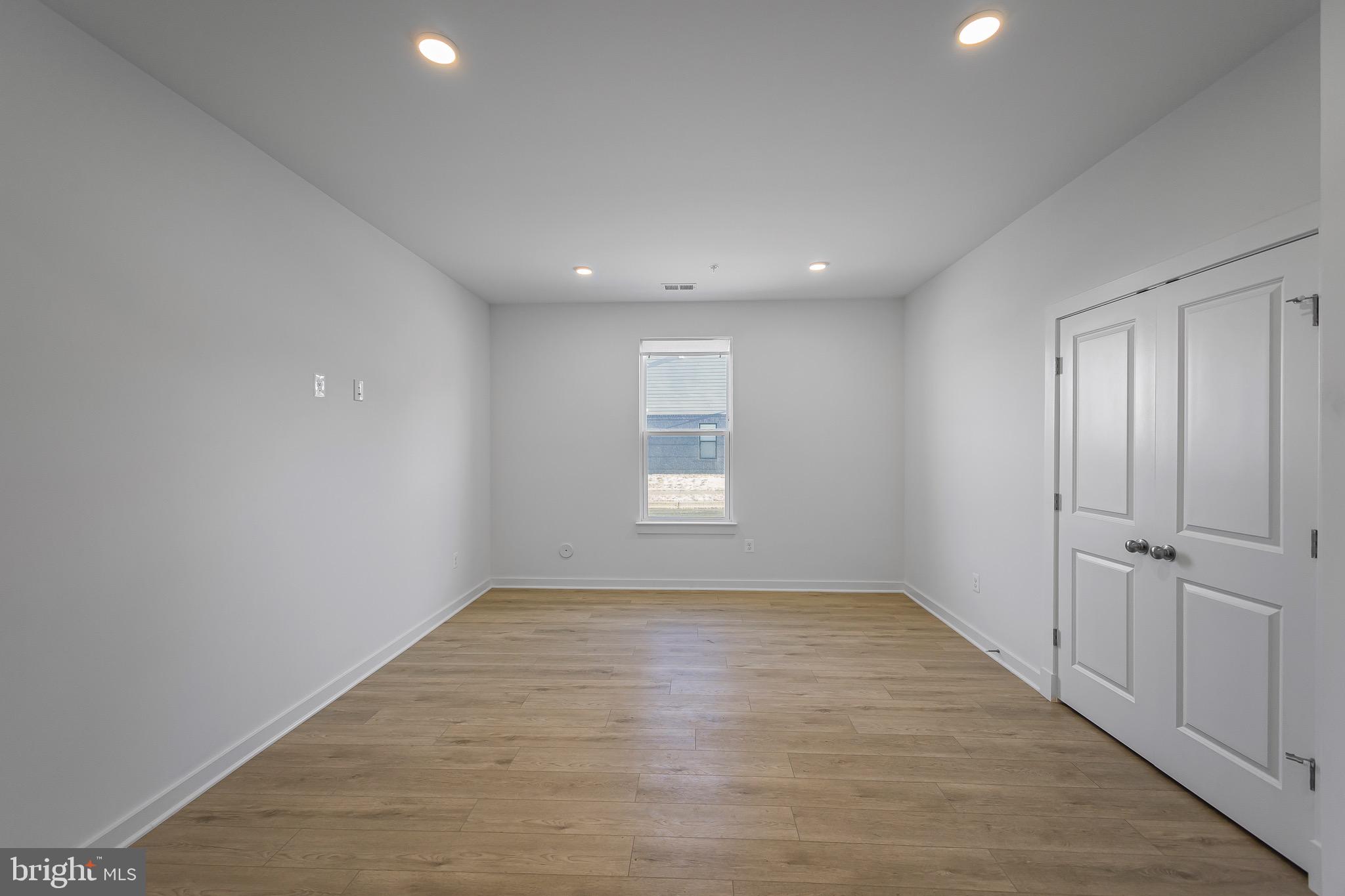 16013 HYDE PARK PLACE