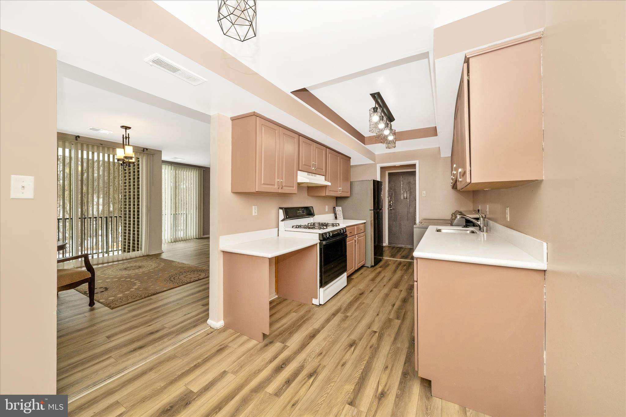 10234 PRINCE PLACE 17-102