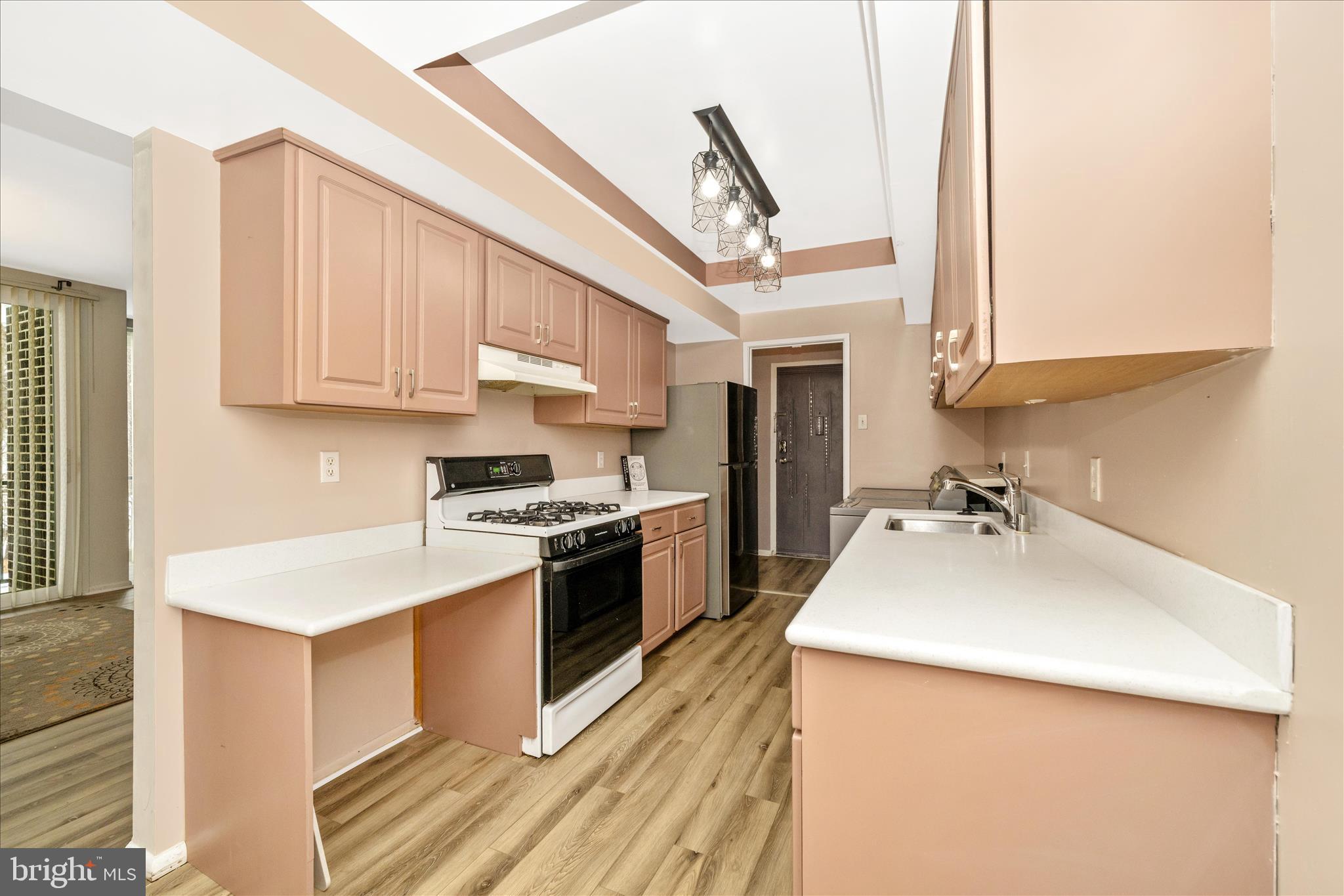 10234 PRINCE PLACE 17-102