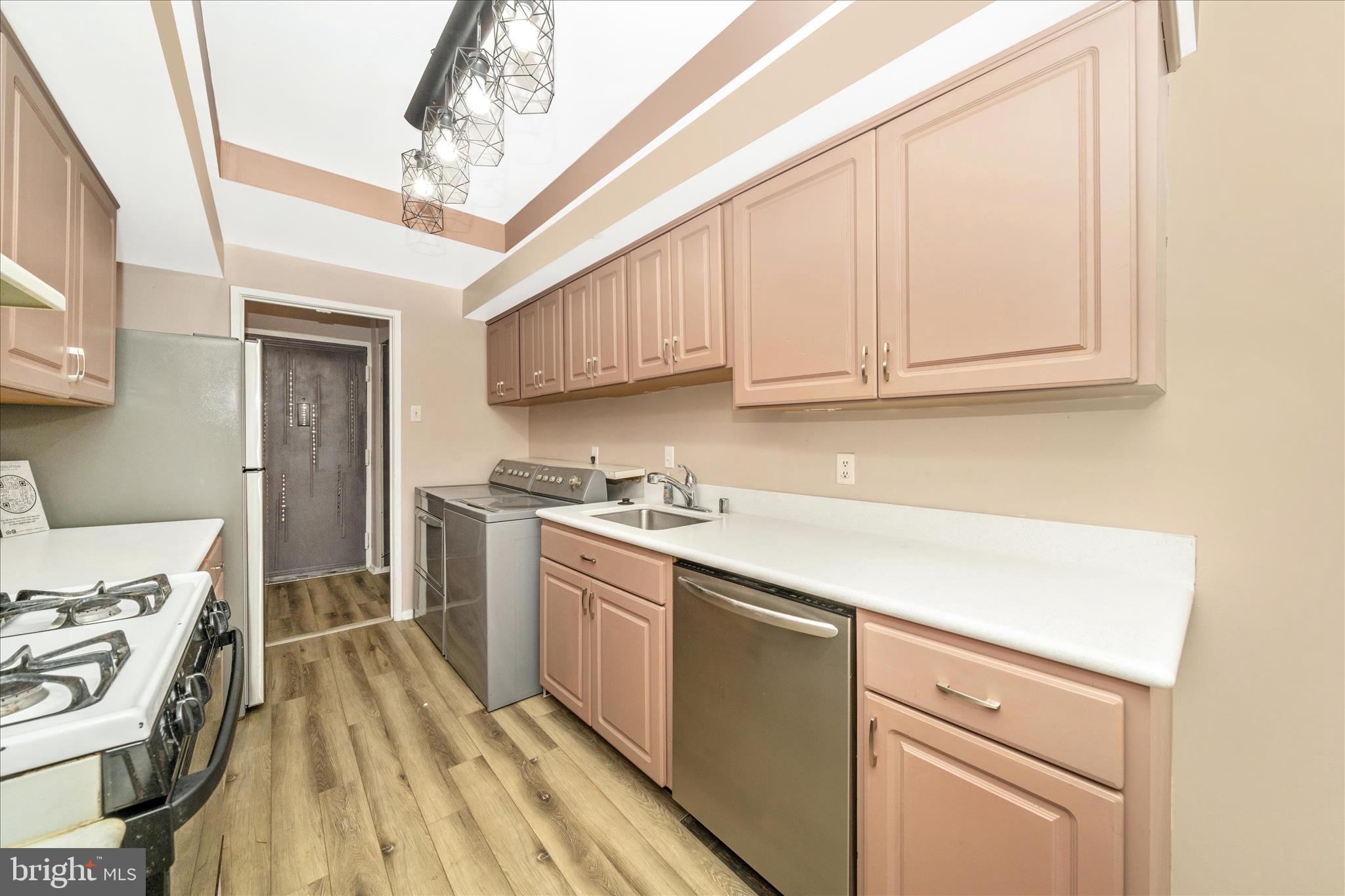 10234 PRINCE PLACE 17-102