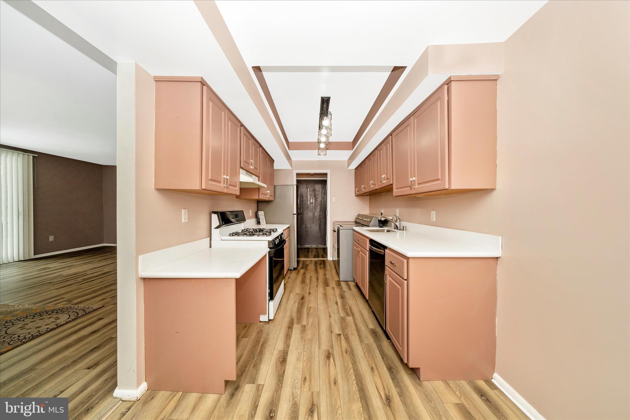 10234 PRINCE PLACE 17-102