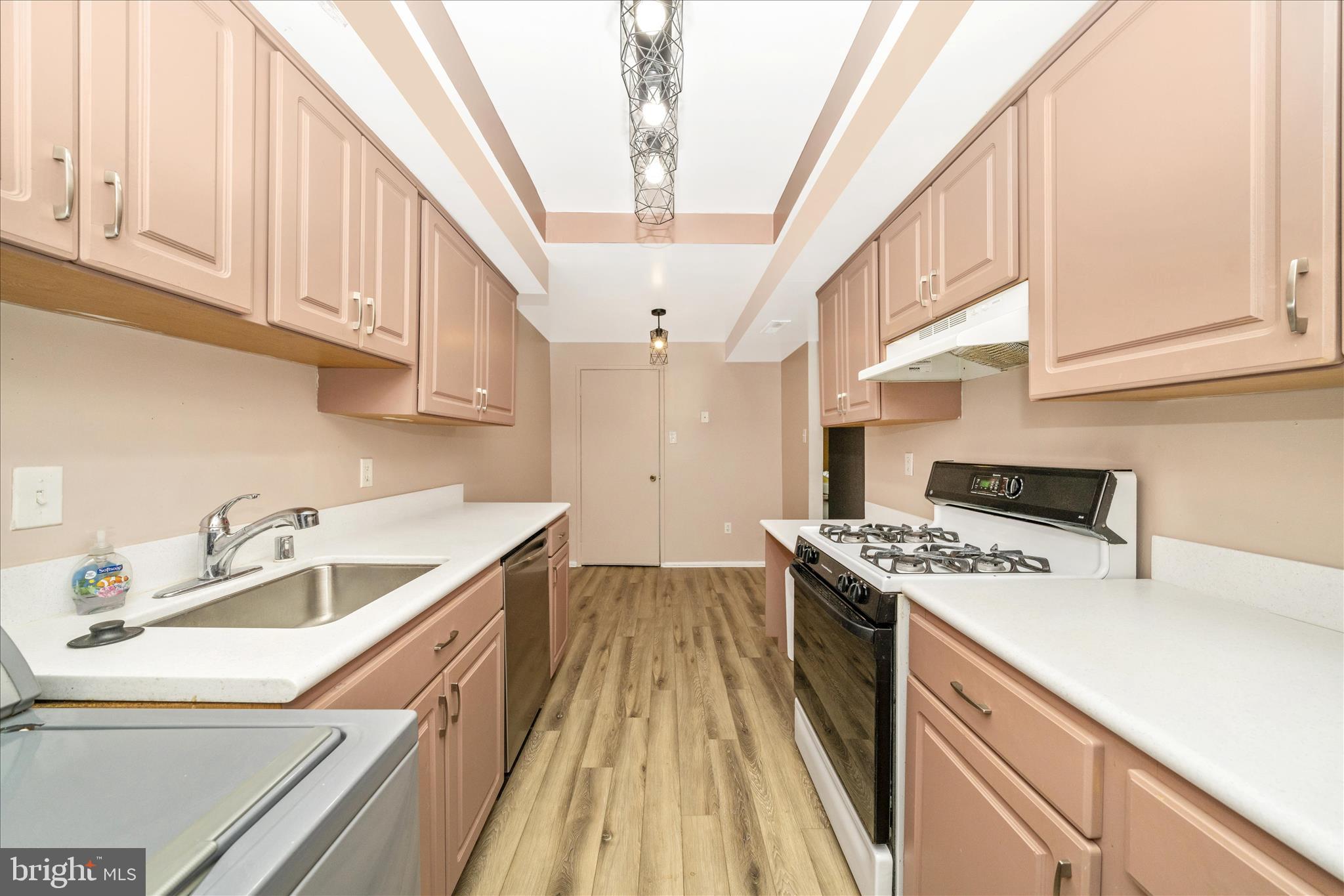 10234 PRINCE PLACE 17-102