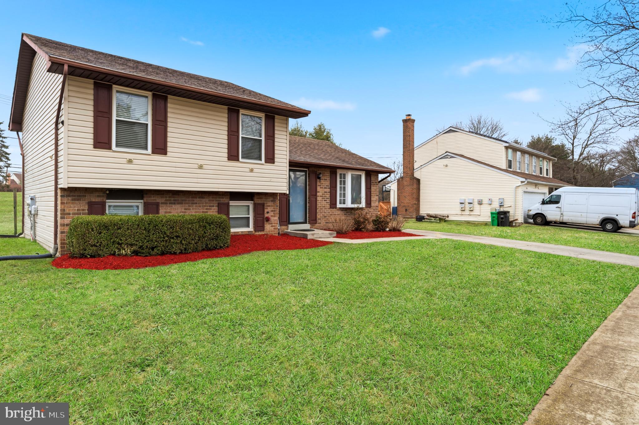 1208 DIXIE BOWIE WAY