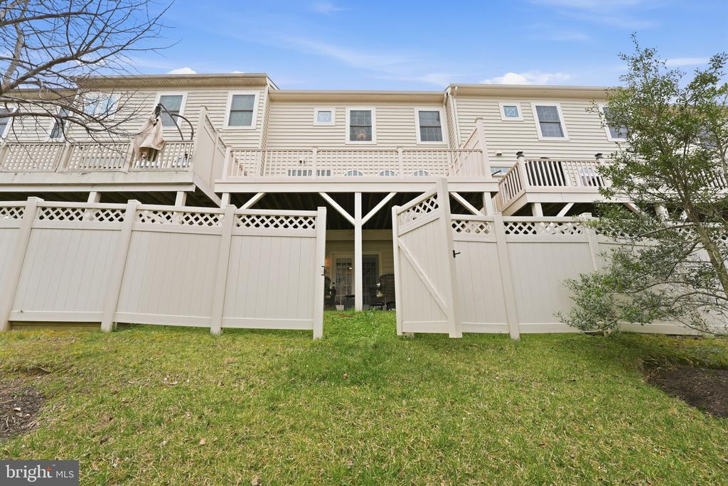 15304 CAMBERLEY PLACE