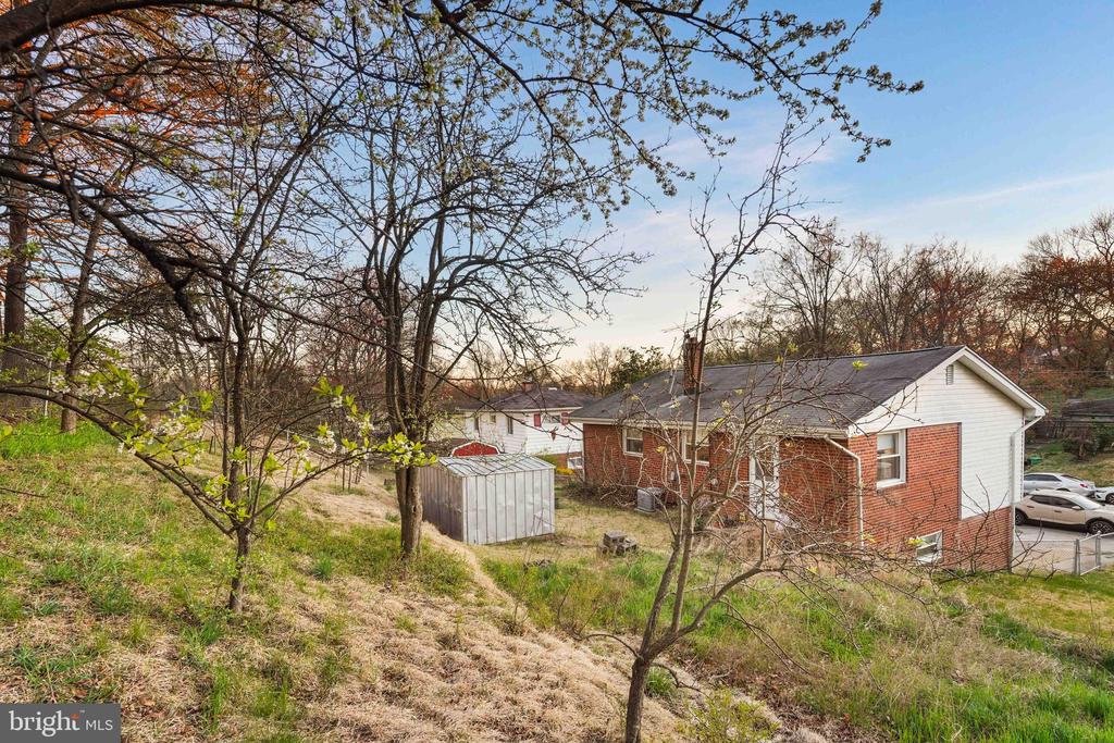 6911 FURMAN PARKWAY