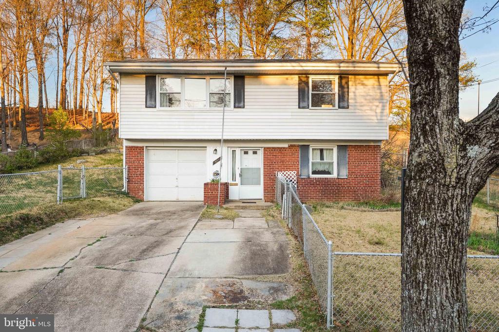 6911 FURMAN PARKWAY