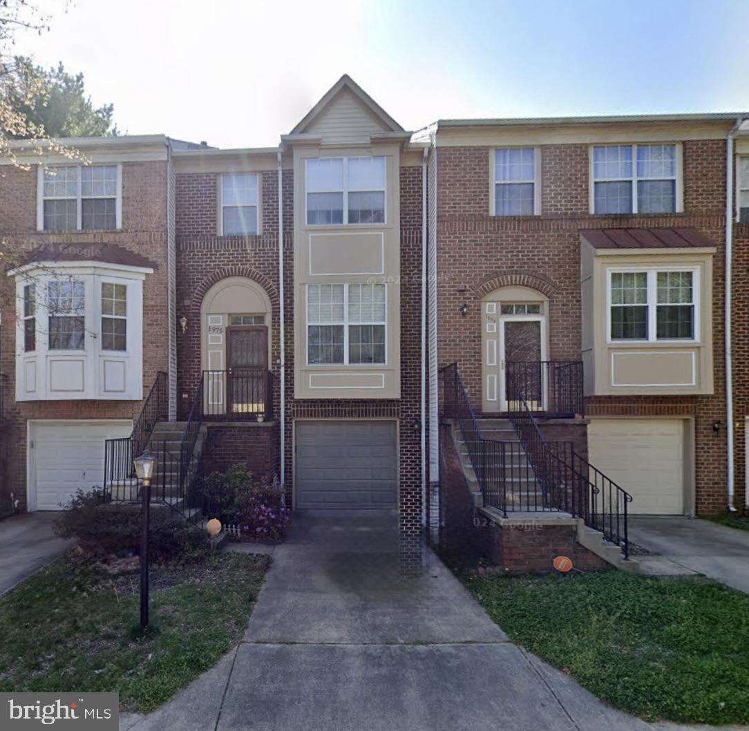 1975 BEECHAM COURT