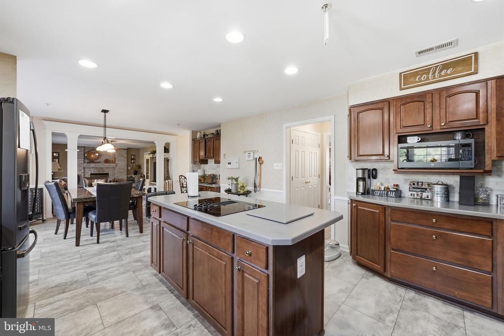 11710 AMER COURT