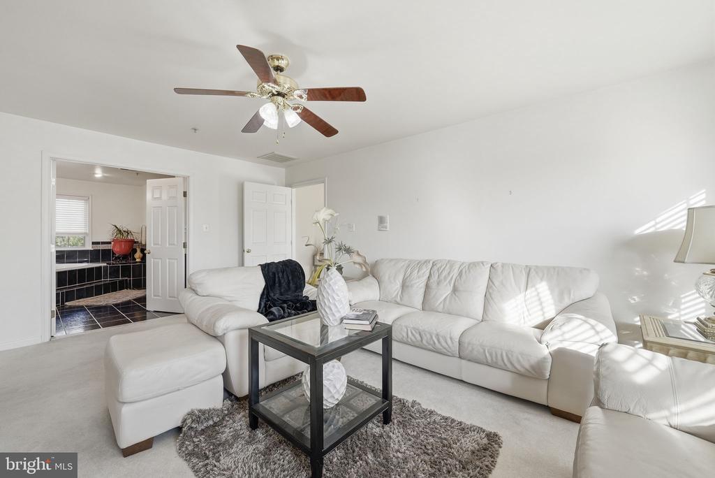 11710 AMER COURT