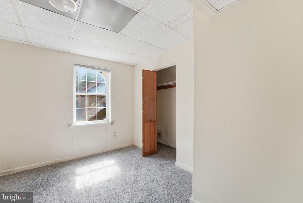 20 TUNIC AVENUE