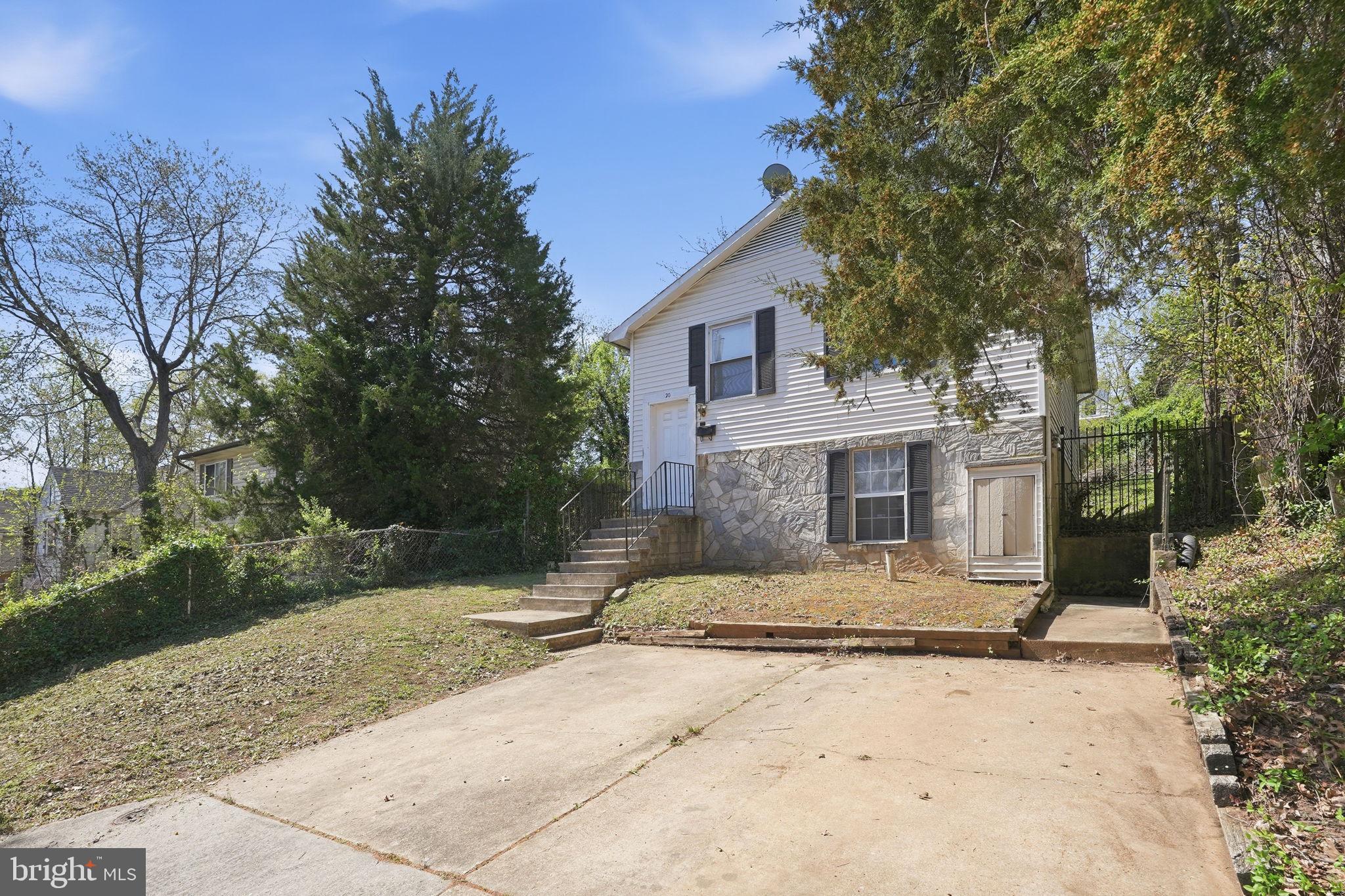 20 TUNIC AVENUE