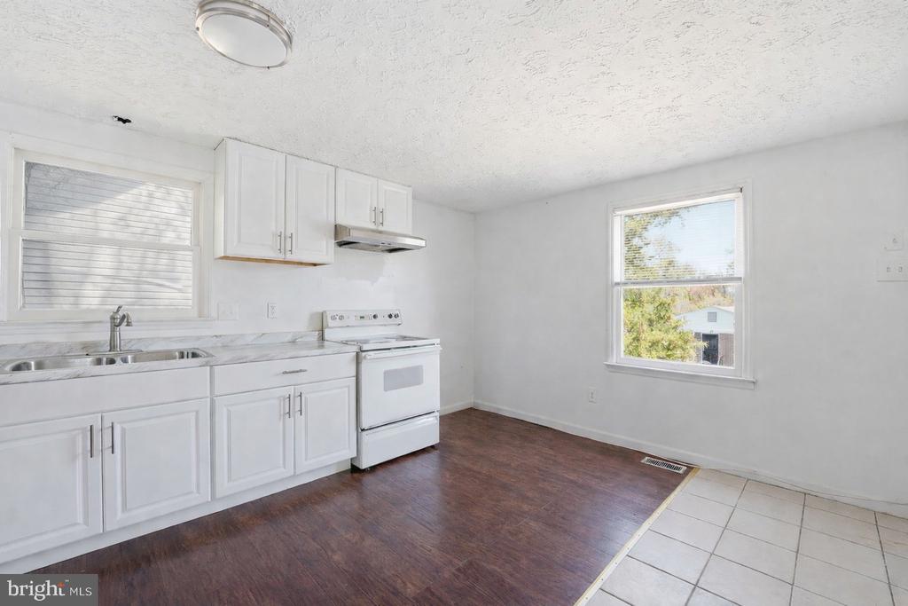 20 TUNIC AVENUE