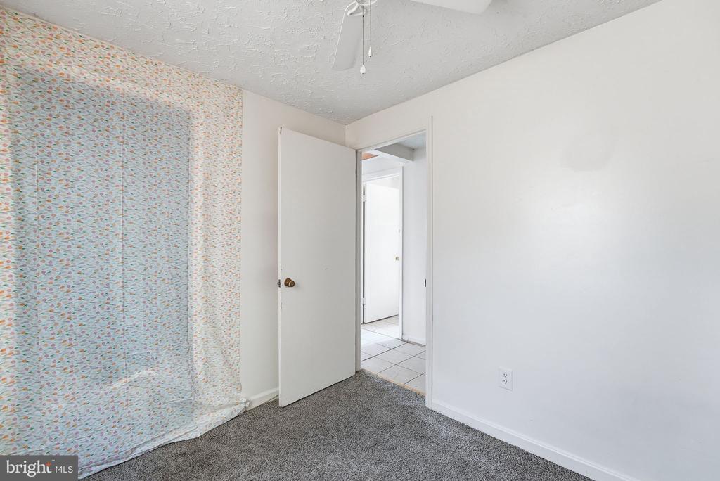 20 TUNIC AVENUE