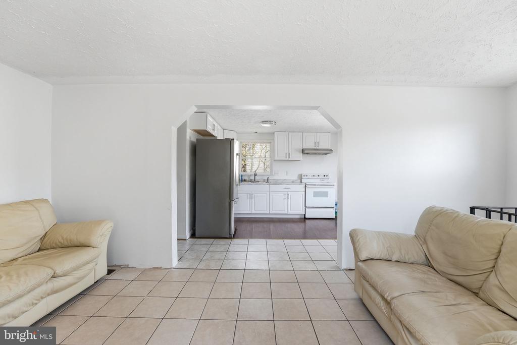 20 TUNIC AVENUE