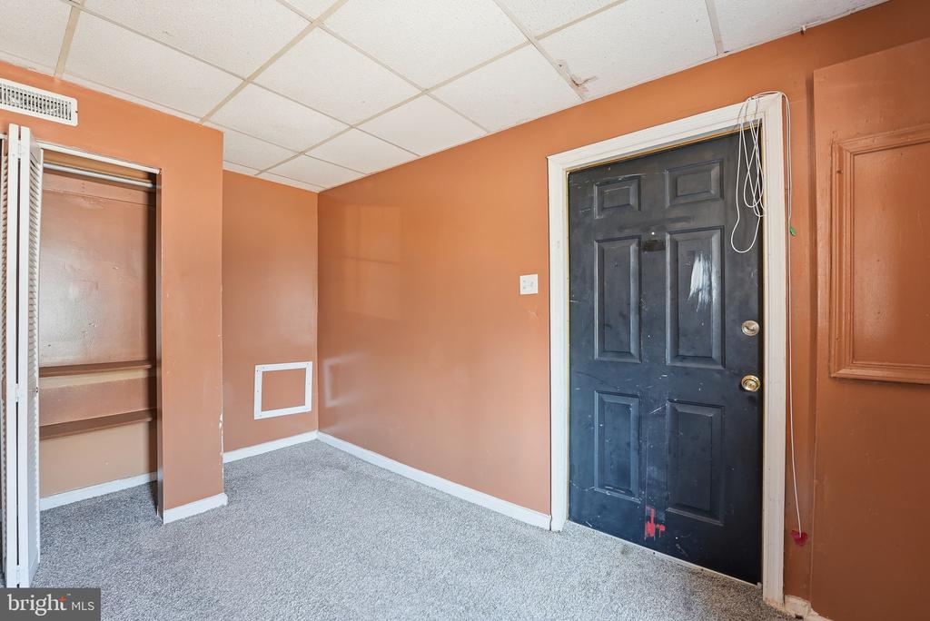 20 TUNIC AVENUE