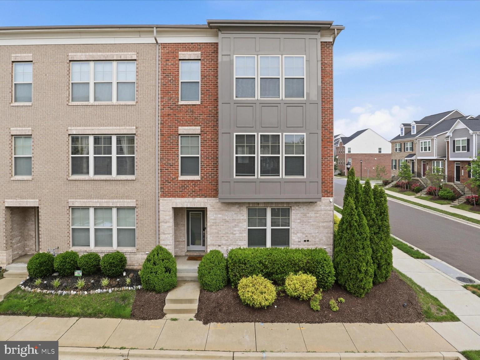 10601 EASTLAND CIRCLE