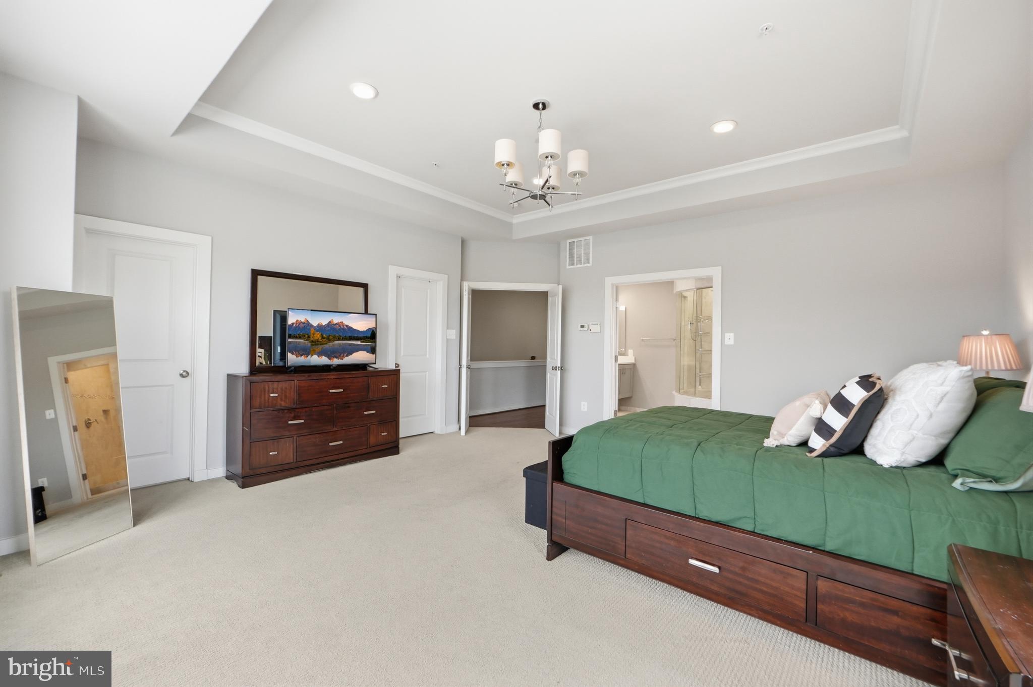 10601 EASTLAND CIRCLE