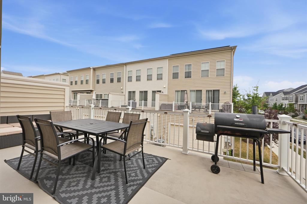 10601 EASTLAND CIRCLE