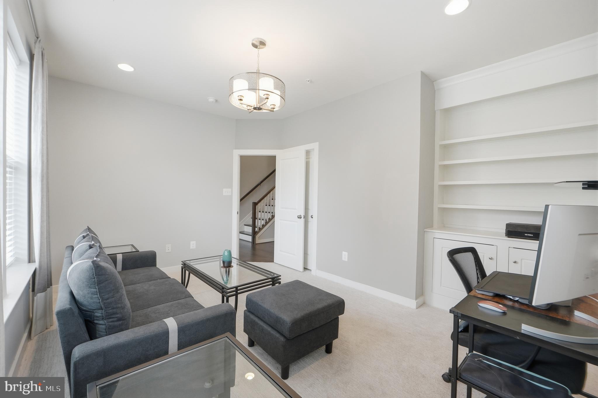 10601 EASTLAND CIRCLE