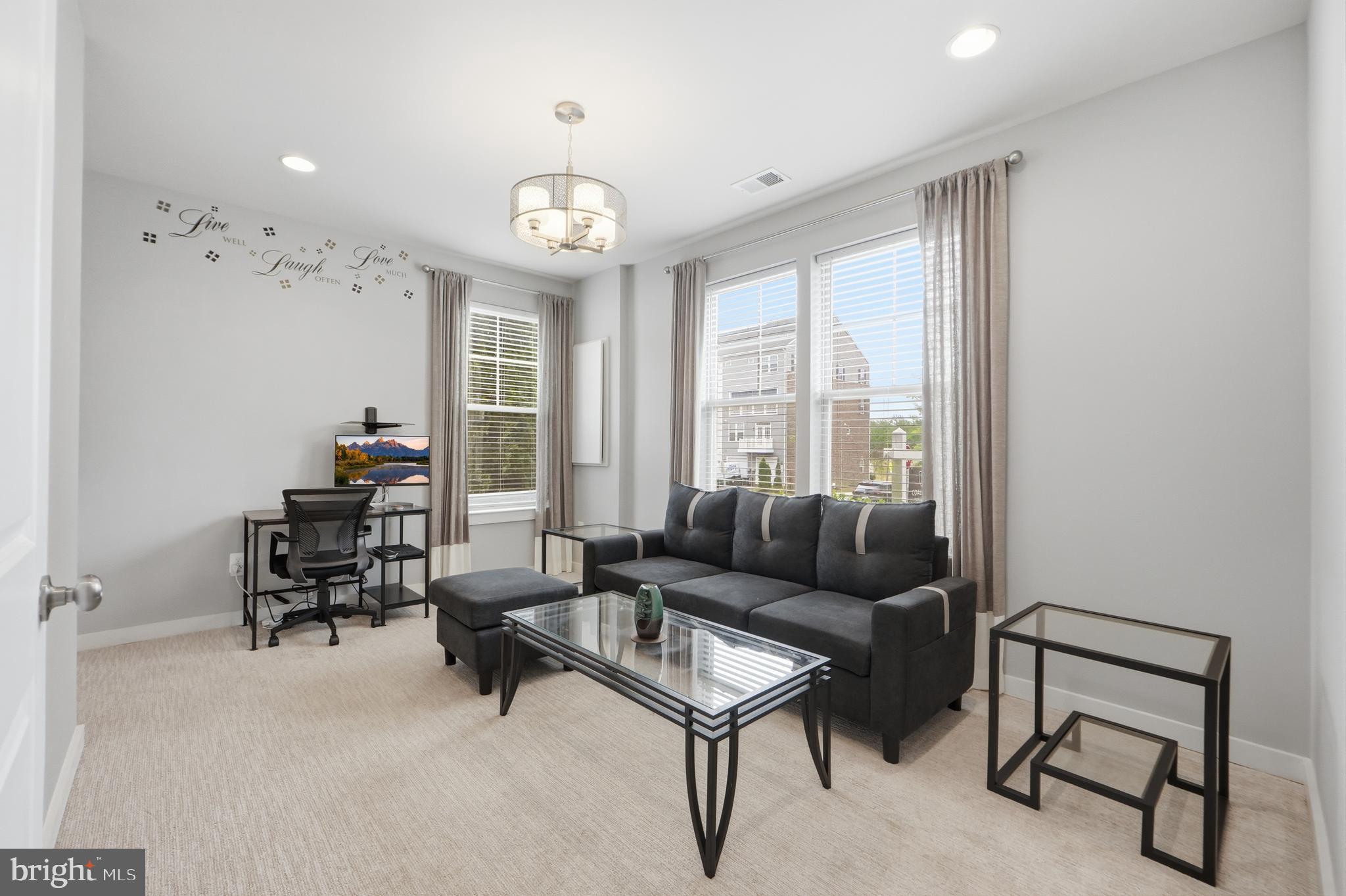 10601 EASTLAND CIRCLE