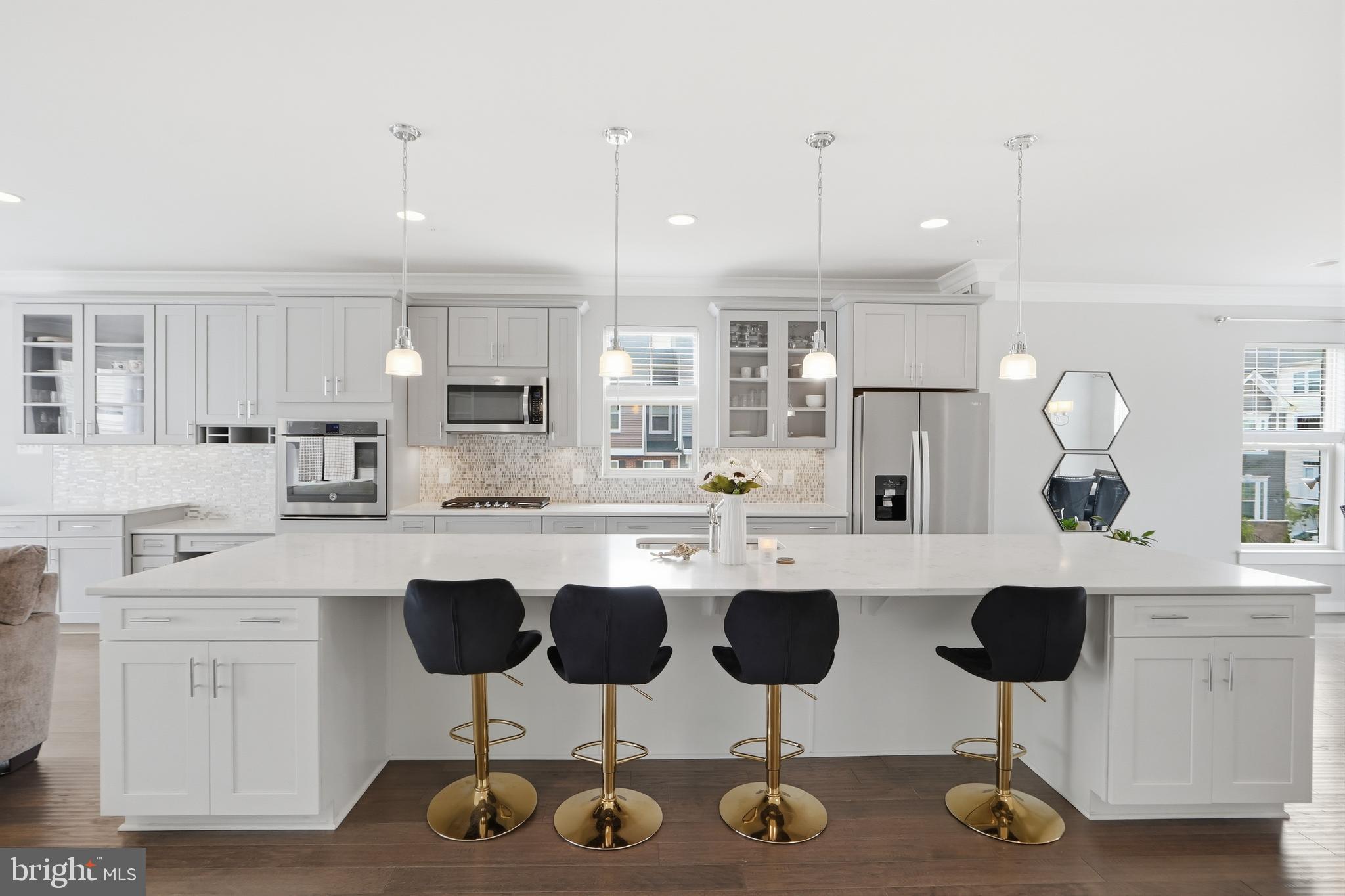 10601 EASTLAND CIRCLE