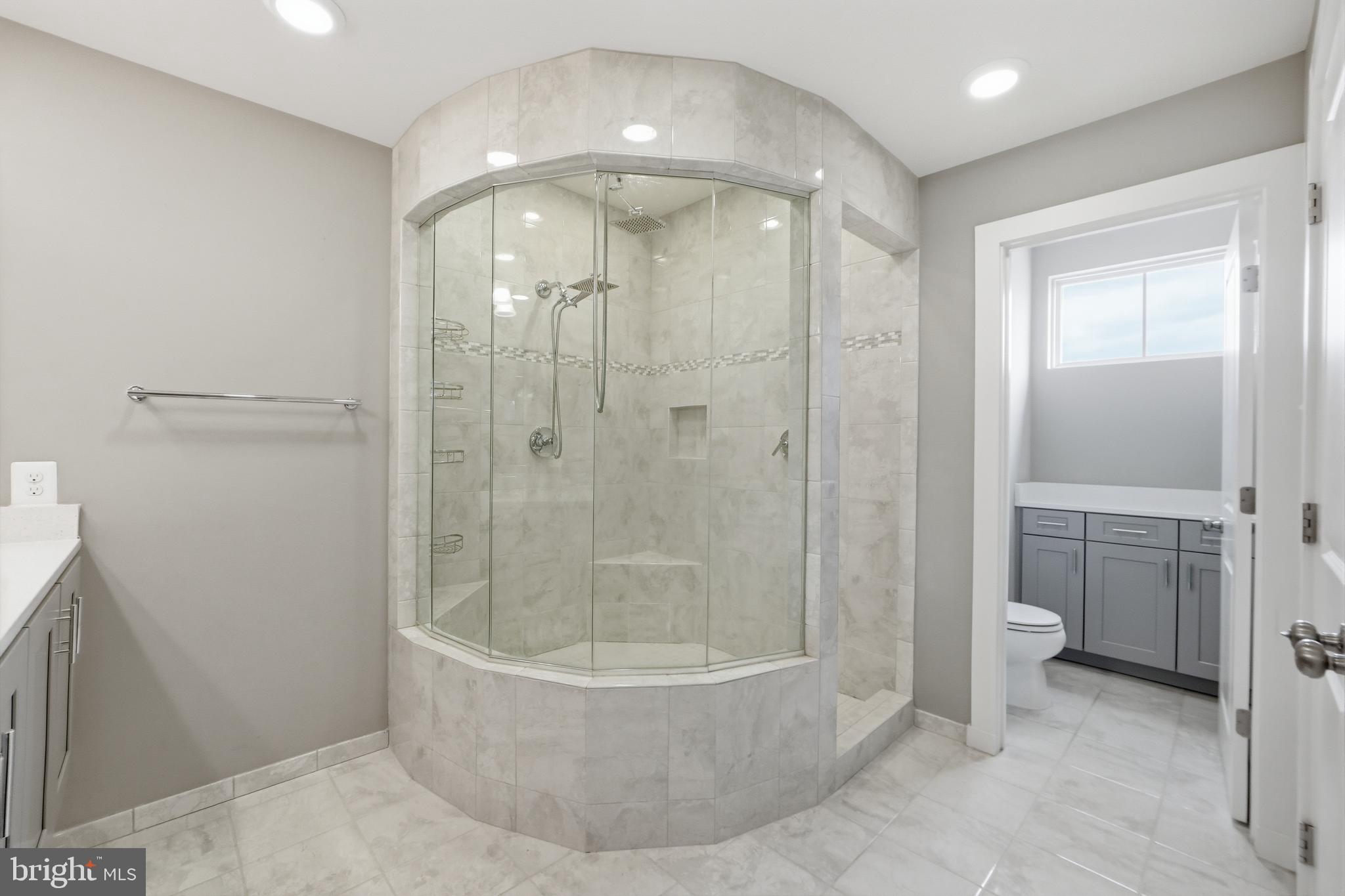 10601 EASTLAND CIRCLE