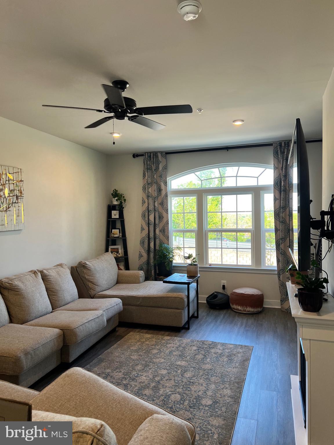 4915 CREST VIEW DRIVE