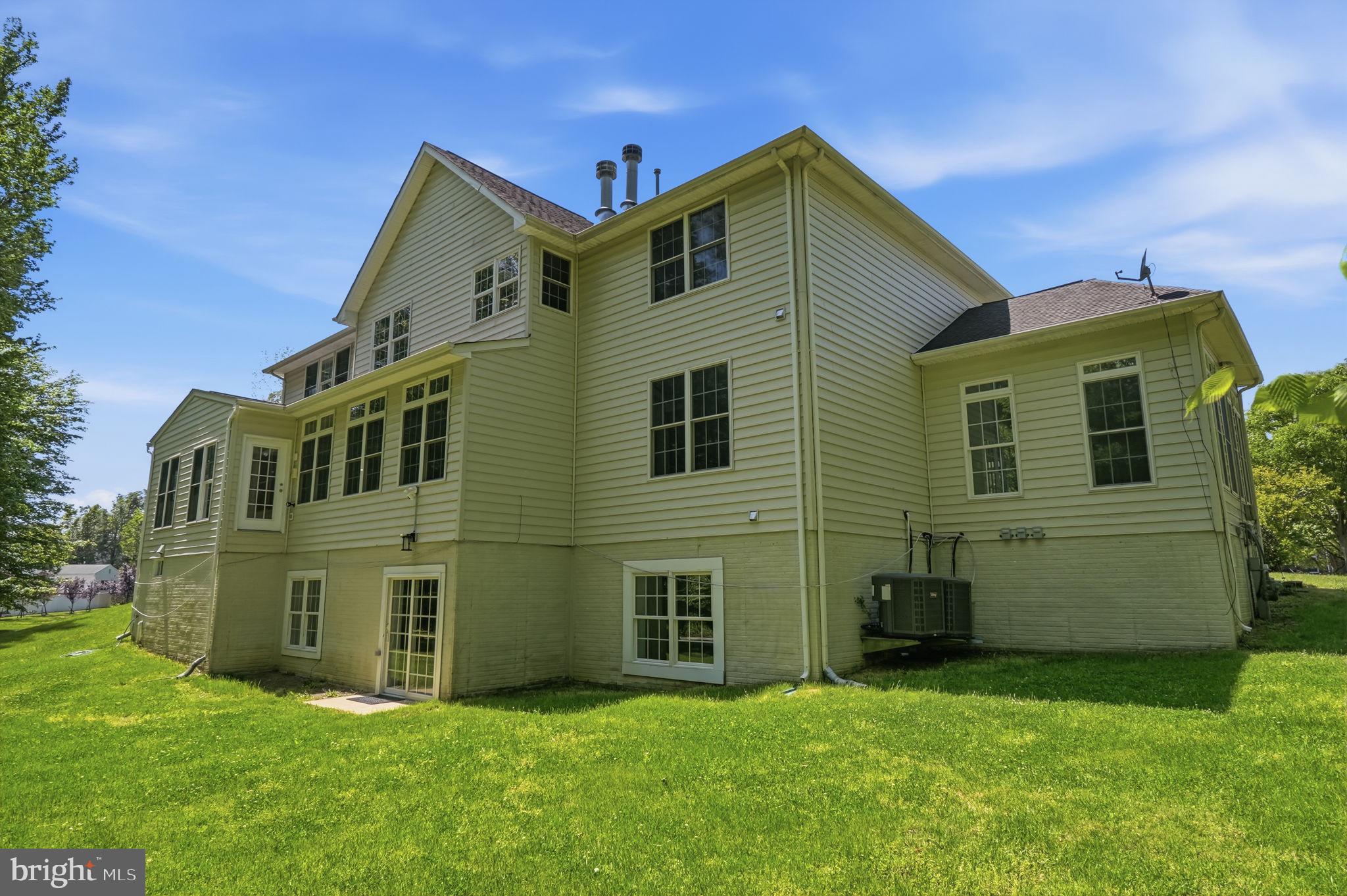 1801 SOUTHWOOD COURT
