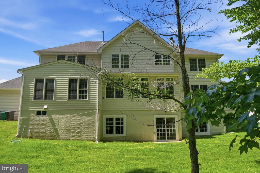 1801 SOUTHWOOD COURT
